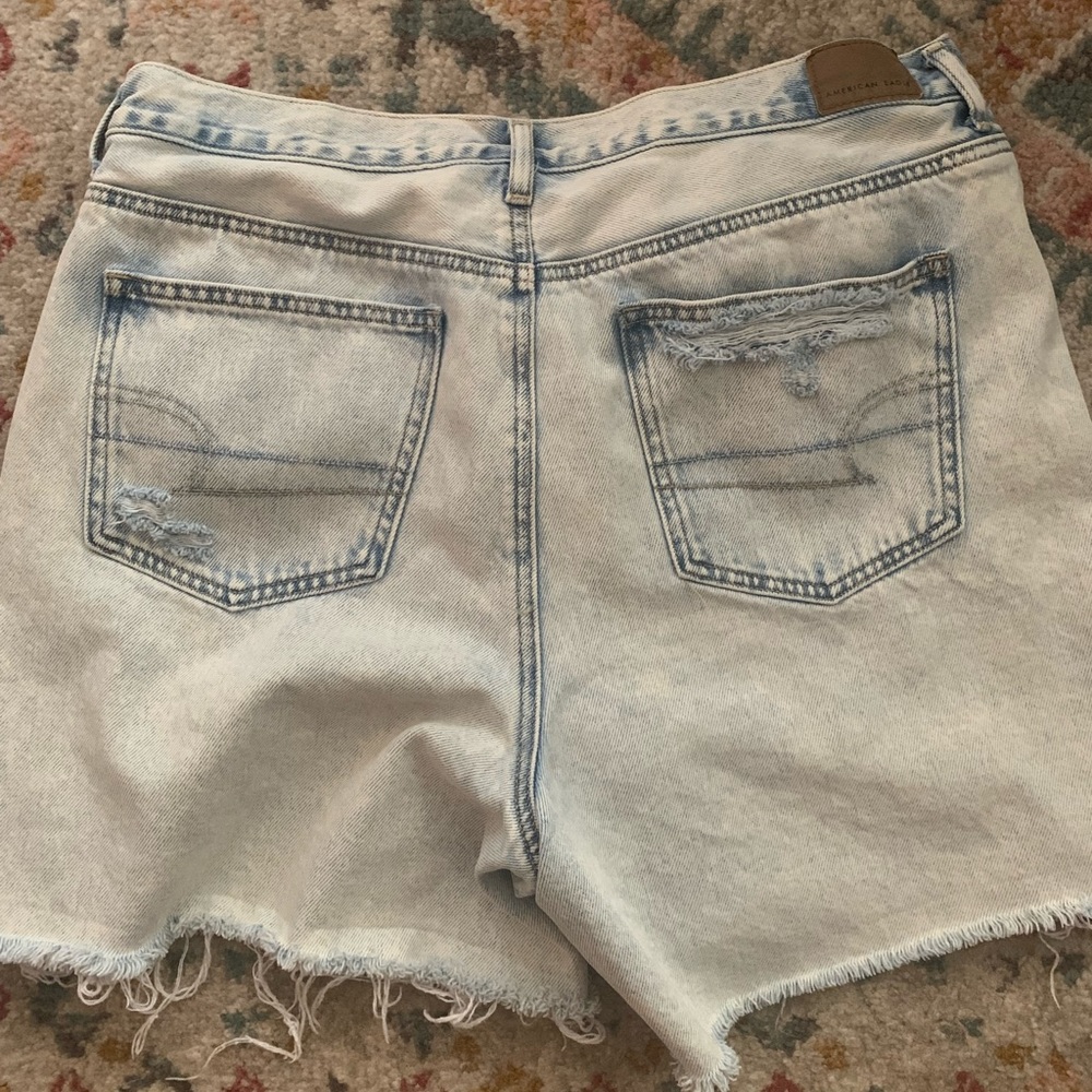 High waisted light wash American Eagle jean shorts